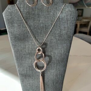 Elegant Rose Gold Necklace and Earring Set